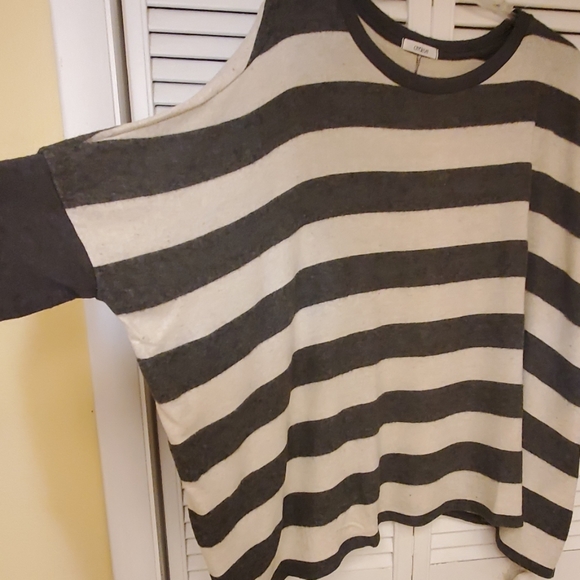 Cherish gray and cream striped oversized sweater - Picture 2 of 5